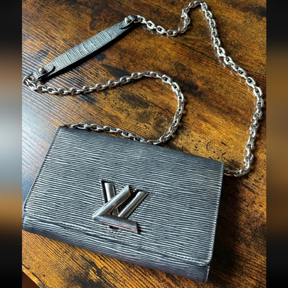 Louis Vuitton Epi Twist Bag/Wallet on Chain Rare Color